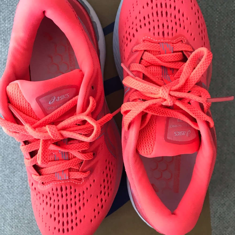 ASICS Gel-Kayano 28 Women Size 5.5 - Picture 3 of 4